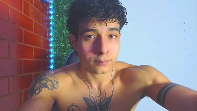 Snapshot of Demitryo chatting on 02-25-26, 02:43 Demitryo online show from 02-25-26, 02:43