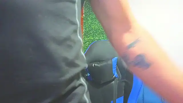 Snapshot of Demitryo chatting on 03-06-26, 03:58 Demitryo online show from 03-06-26, 03:58