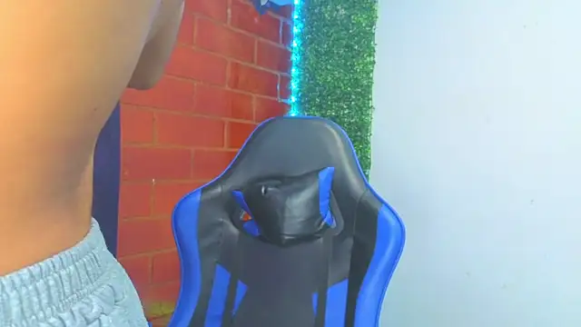 Snapshot of Demitryo chatting on 03-08-26, 03:43 Demitryo online show from 03-08-26, 03:43