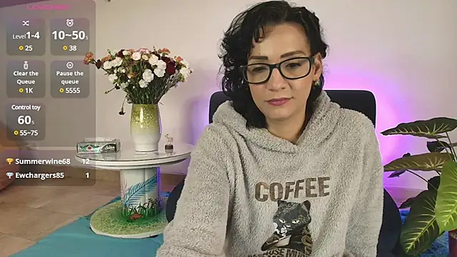 Elliee  online show from 02-12-25, 03:27