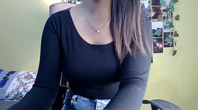 Snapshot of Nicole-wallace chatting on 01-17-25, 08:13 Nicole-wallace online show from 01-17-25, 08:13