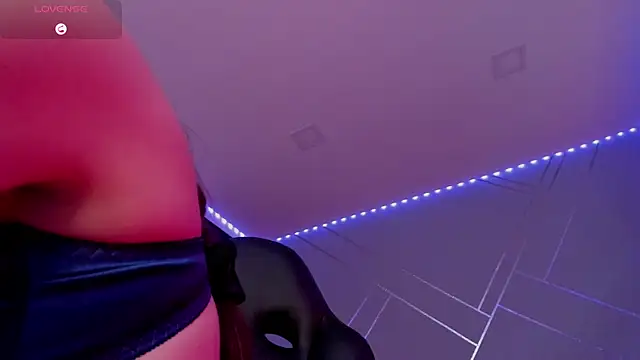 Snapshot of Ich_Bin_Julia chatting on 02-05-25, 06:37 Ich Bin Julia online show from 02-05-25, 06:37