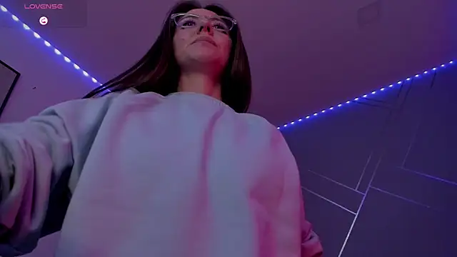 Snapshot of Ich_Bin_Julia chatting on 02-15-25, 06:33 Ich Bin Julia online show from 02-15-25, 06:33