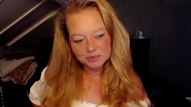 roxanna24 online show from 07-21-26, 06:54