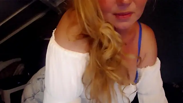roxanna24 online show from 07-23-26, 07:12