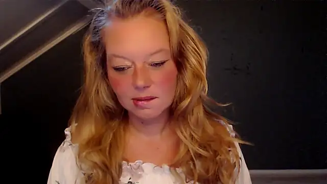 roxanna24 online show from 07-26-26, 08:32