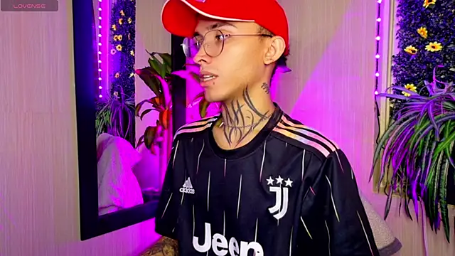 Micaela Rangel online show from 10-18-25, 05:03