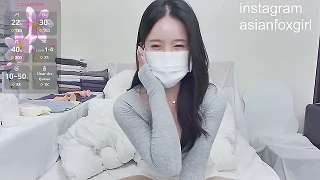 Snapshot of asianfox chatting on 02-19-25, 02:23 asianfox online show from 02-19-25, 02:23