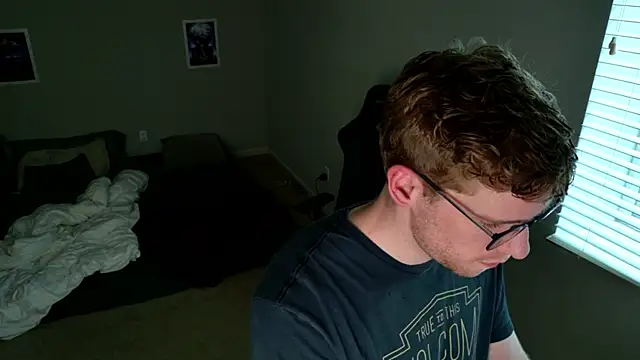BlueEyedTallGuy94 online show from 07-10-26, 02:27
