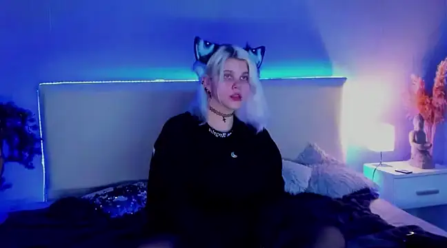 JoannLowe online show from 03-11-25, 02:32