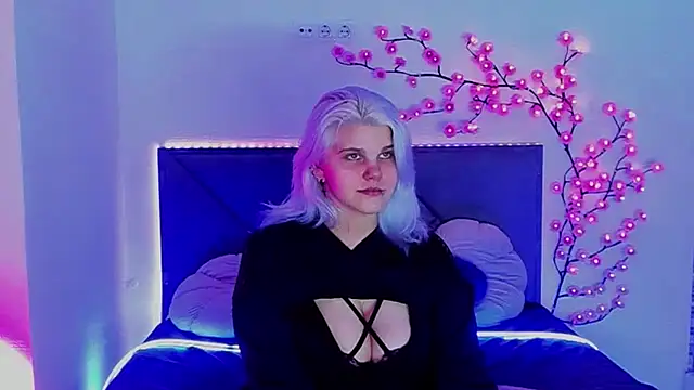 JoannLowe online show from 04-17-26, 07:28