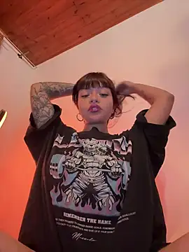 Ashley Chriss online show from 12-28-24, 06:39