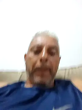 Snapshot of gordonunes chatting on 05-08-26, 11:21 gordonunes online show from 05-08-26, 11:21