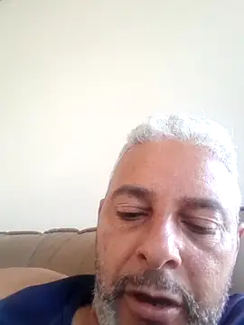 Snapshot of gordonunes chatting on 05-20-26, 06:25 gordonunes online show from 05-20-26, 06:25