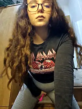 LineaDemie online show from 11-11-25, 06:08