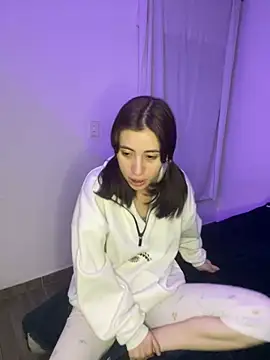 Catyloves online show from 01-18-25, 08:52