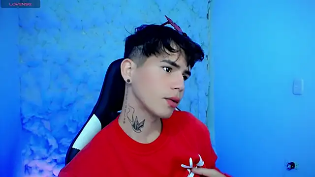 Snapshot of Tayson_Rivers chatting on 11-05-25, 06:30 Tayson Rivers online show from 11-05-25, 06:30