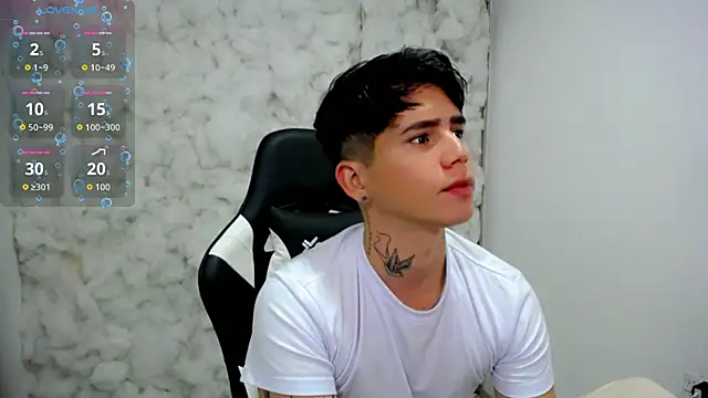 Snapshot of Tayson_Rivers chatting on 11-24-25, 02:11 Tayson Rivers online show from 11-24-25, 02:11