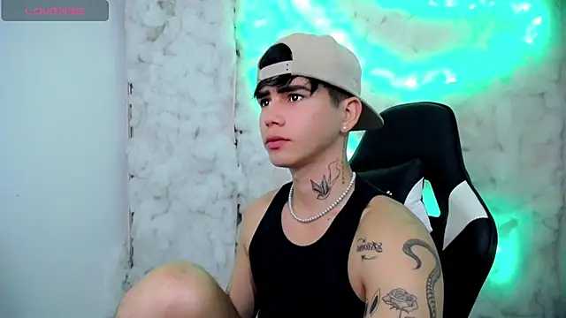 Snapshot of Tayson_Rivers chatting on 11-30-25, 10:58 Tayson Rivers online show from 11-30-25, 10:58