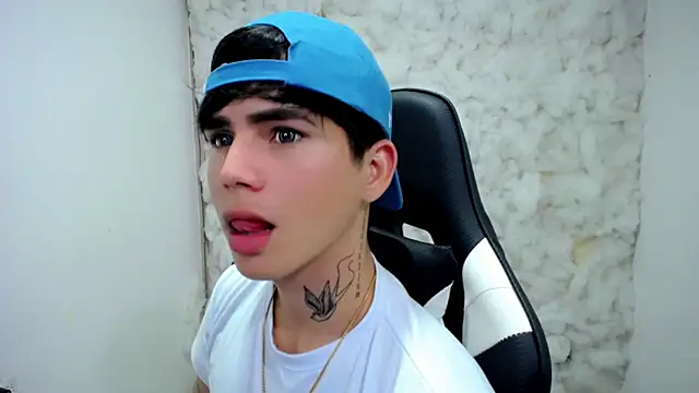 Snapshot of Tayson_Rivers chatting on 12-21-25, 11:34 Tayson Rivers online show from 12-21-25, 11:34