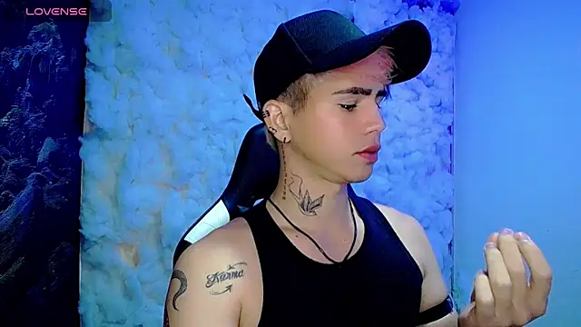 Snapshot of Tayson_Rivers chatting on 02-04-26, 05:24 Tayson Rivers online show from 02-04-26, 05:24