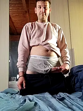 Snapshot of TheKing966 chatting on 03-25-26, 01:17 TheKing966 online show from 03-25-26, 01:17