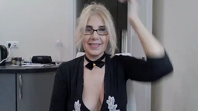 Snapshot of sweet_raspberry chatting on 12-21-24, 10:17 sweet raspberry online show from 12-21-24, 10:17