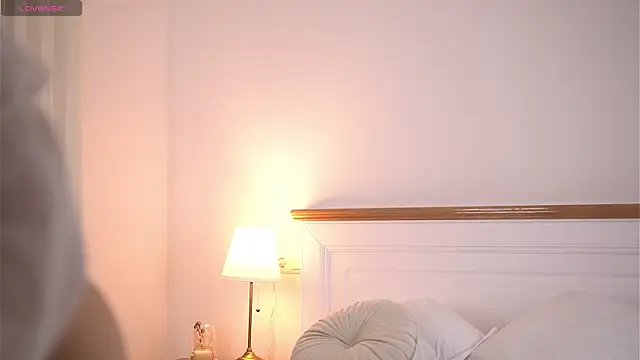 Snapshot of AdelineKing chatting on 09-20-25, 01:50 AdelineKing online show from 09-20-25, 01:50