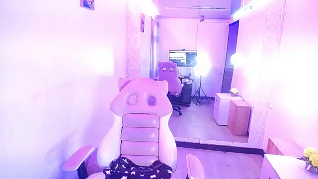 Snapshot of ailyn_miranda chatting on 01-20-25, 10:37 ailyn miranda online show from 01-20-25, 10:37