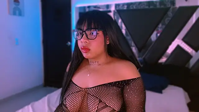 Snapshot of MelannyTylor chatting on 03-17-26, 02:27 MelannyTylor online show from 03-17-26, 02:27