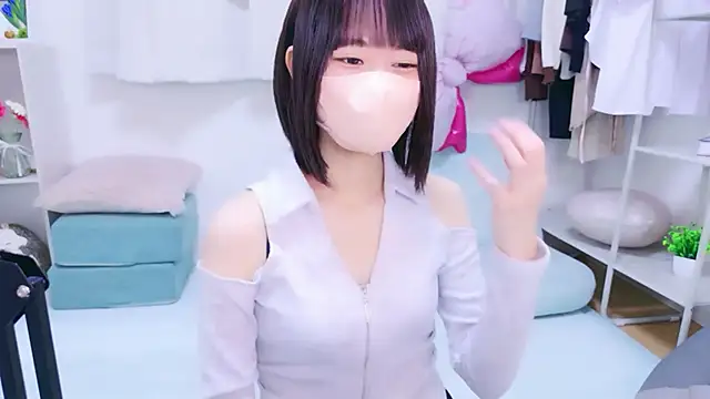 Im Yu-na online show from 06-21-26, 06:49