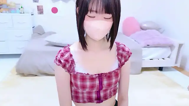 Im Yu-na online show from 07-15-26, 12:21