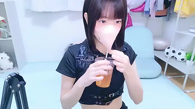 Im Yu-na online show from 07-31-26, 02:16