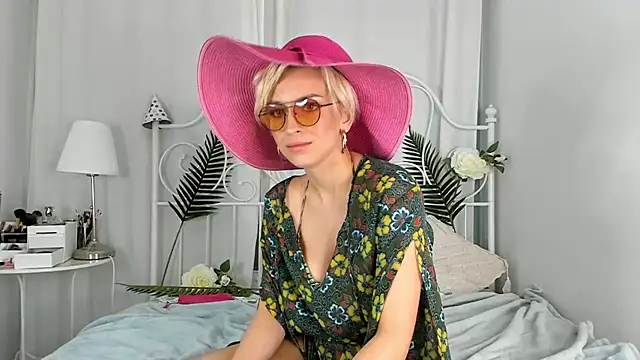 SakuFox online show from 11-20-25, 11:26