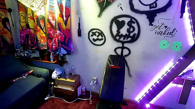 Snapshot of KRYZTALYNXXX chatting on 01-20-25, 11:54 KRYZTALYNXXX online show from 01-20-25, 11:54