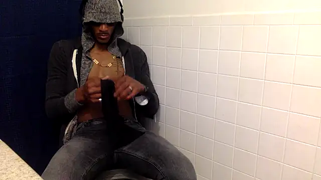 Snapshot of JdLove1 chatting on 09-24-25, 05:55 JdLove1 online show from 09-24-25, 05:55