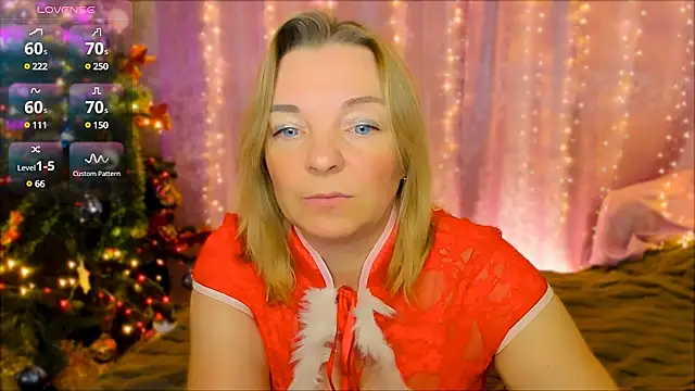 Snapshot of Regina__blue chatting on 12-25-24, 08:17 Regina blue online show from 12-25-24, 08:17