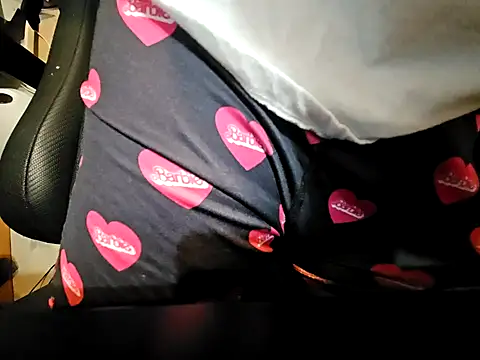 hornyBee1993 online show from 02-21-25, 03:43