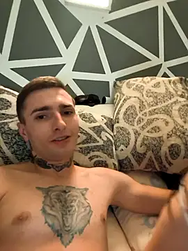 Snapshot of Anyonymuss chatting on 10-15-25, 07:25 Anyonymuss online show from 10-15-25, 07:25