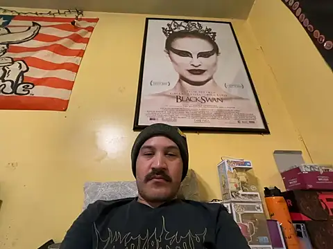 Snapshot of Sleeker99 chatting on 03-04-26, 01:44 Sleeker99 online show from 03-04-26, 01:44