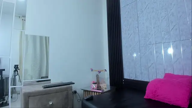 FernandaClar online show from 09-28-25, 03:45