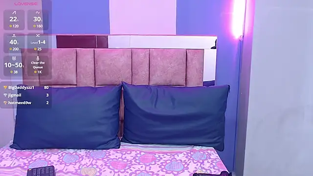 Snapshot of EvaaLovia1 chatting on 01-12-25, 05:56 EvaaLovia1 online show from 01-12-25, 05:56