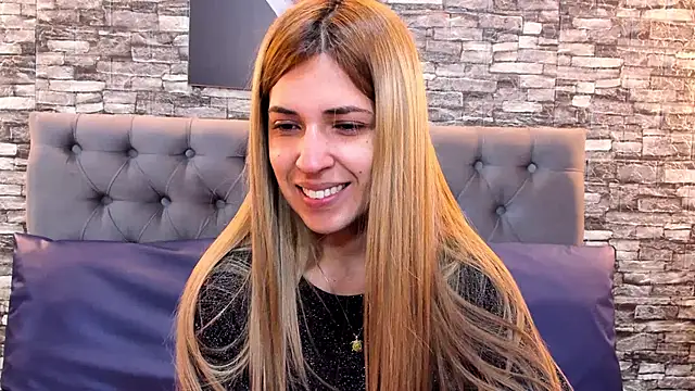 Snapshot of EvaaLovia1 chatting on 01-20-25, 02:25 EvaaLovia1 online show from 01-20-25, 02:25