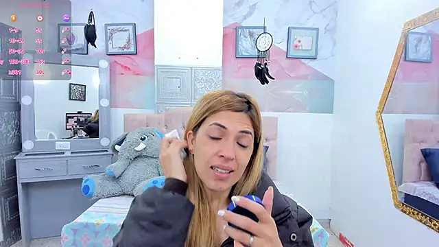 Snapshot of EvaaLovia1 chatting on 01-27-25, 01:41 EvaaLovia1 online show from 01-27-25, 01:41