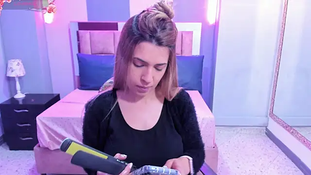 Snapshot of EvaaLovia1 chatting on 01-29-25, 01:17 EvaaLovia1 online show from 01-29-25, 01:17