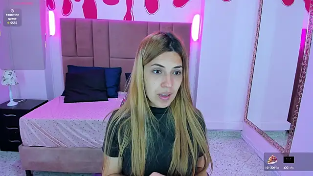 Snapshot of EvaaLovia1 chatting on 02-13-25, 01:15 EvaaLovia1 online show from 02-13-25, 01:15