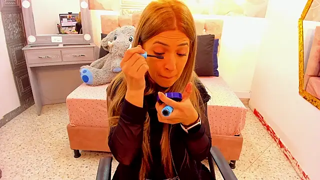 Snapshot of EvaaLovia1 chatting on 02-17-25, 01:10 EvaaLovia1 online show from 02-17-25, 01:10