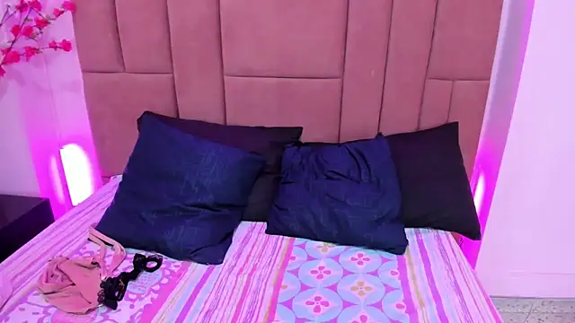 Snapshot of EvaaLovia1 chatting on 03-11-25, 04:51 EvaaLovia1 online show from 03-11-25, 04:51