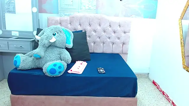 Snapshot of EvaaLovia1 chatting on 03-21-25, 07:24 EvaaLovia1 online show from 03-21-25, 07:24