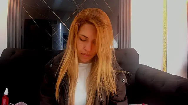 Snapshot of EvaaLovia1 chatting on 09-24-25, 01:36 EvaaLovia1 online show from 09-24-25, 01:36